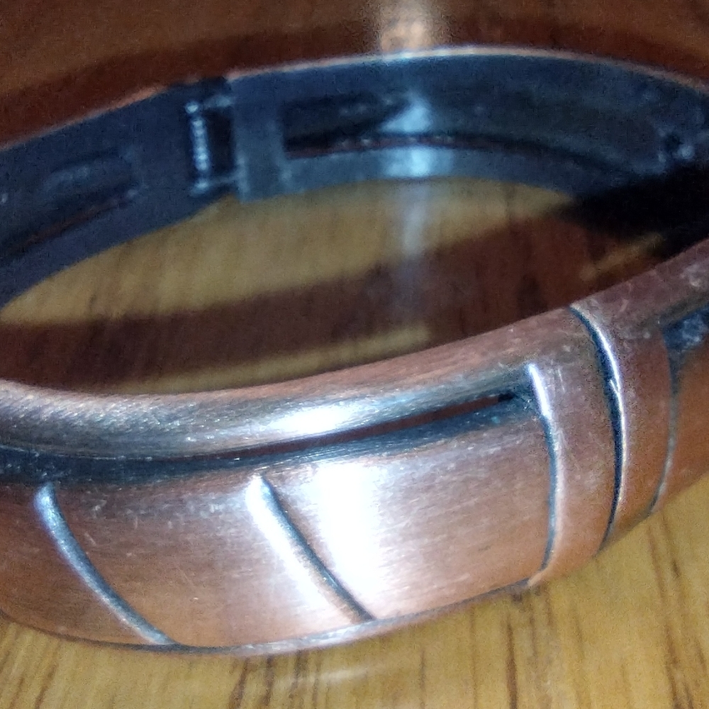 Heavy solid copper cuff bracelet - Picture 15 of 16